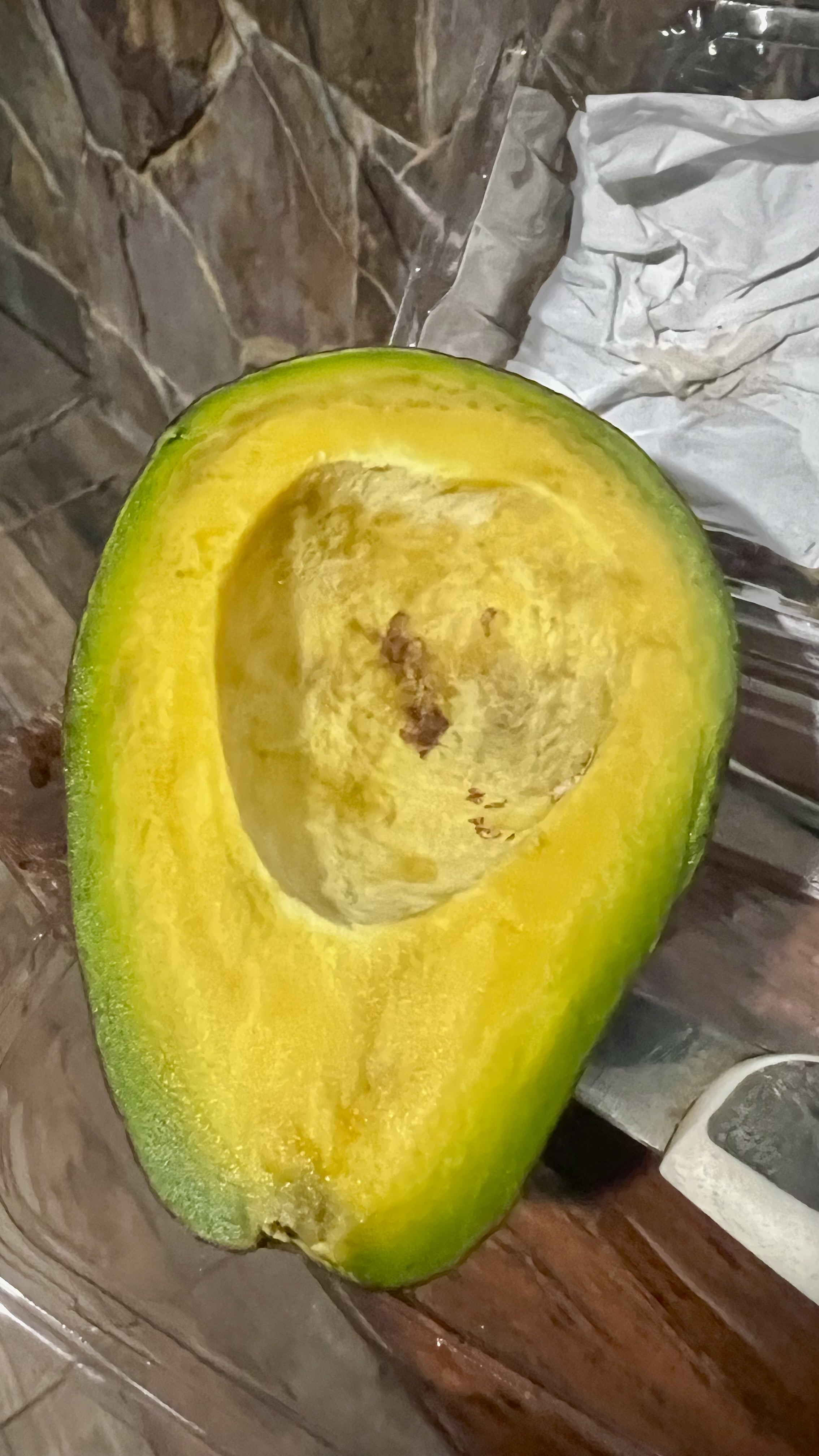 Alpukat mentega hong ngoc